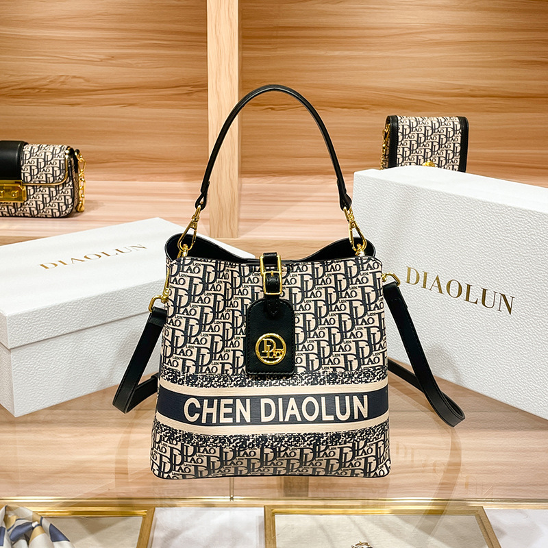 Luxury Bags Sale - Ünlü Tasarımcı Tarafından Üretilen Popüler Klasik