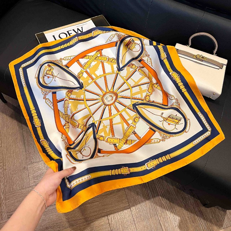Lüks Tasarım Sıska Ipek Kare E - Luxury Bags Brands incelemesi ve fiyatı