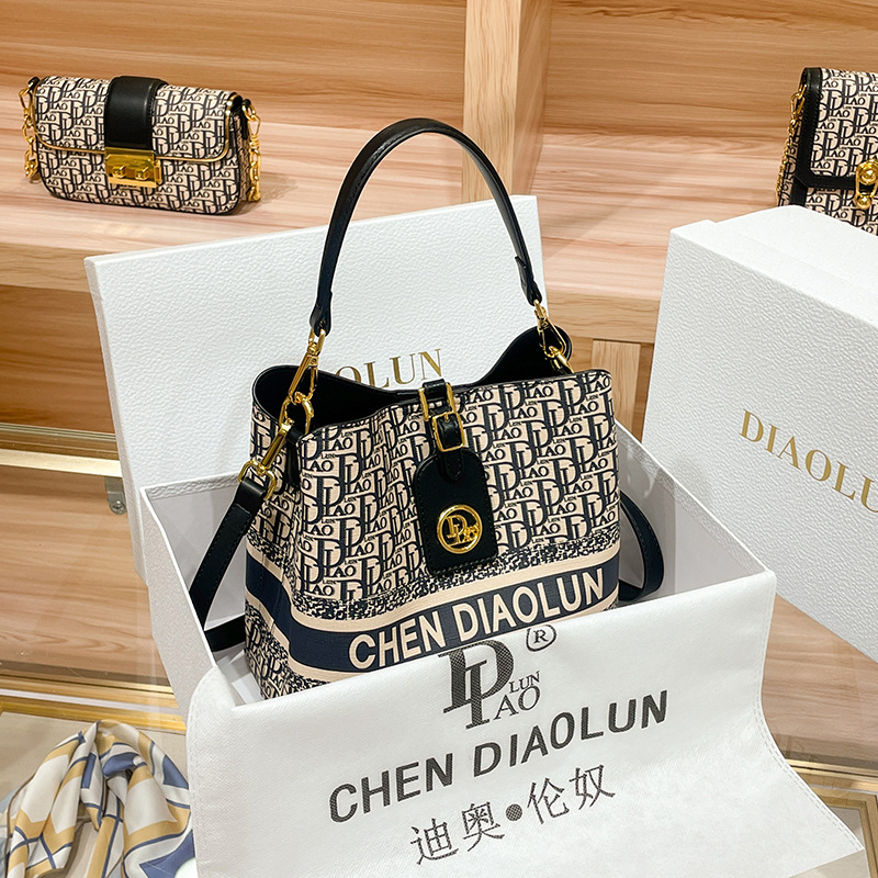 Ünlü Tasarımcı Tarafından Üret - Luxury Bags Sale incelemesi ve fiyatı